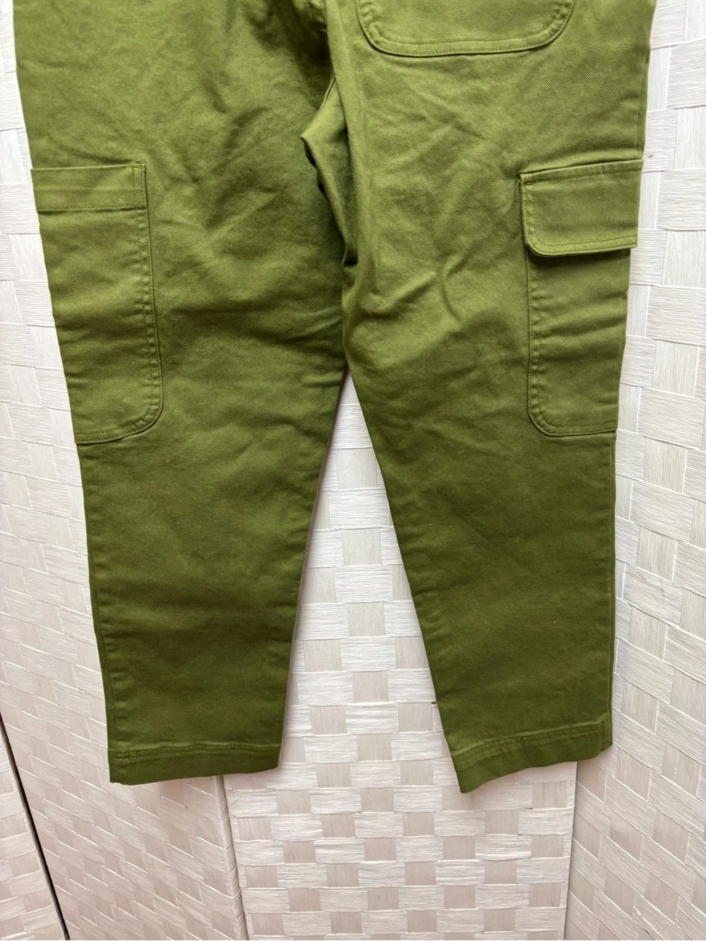 Women’s Free Assembly Cargo Pants size 4